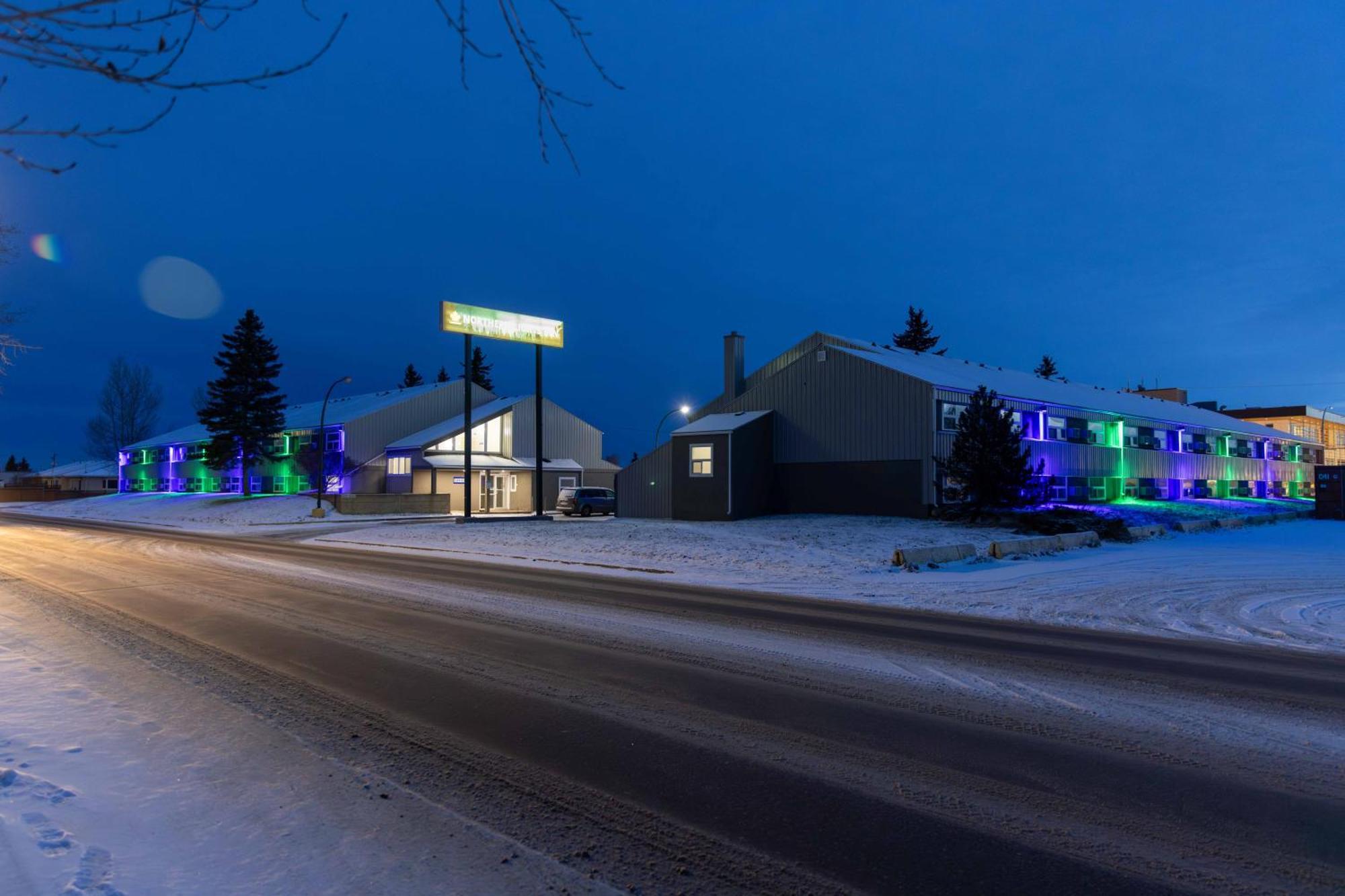 Northern Lights Inn Fort St. John エクステリア 写真