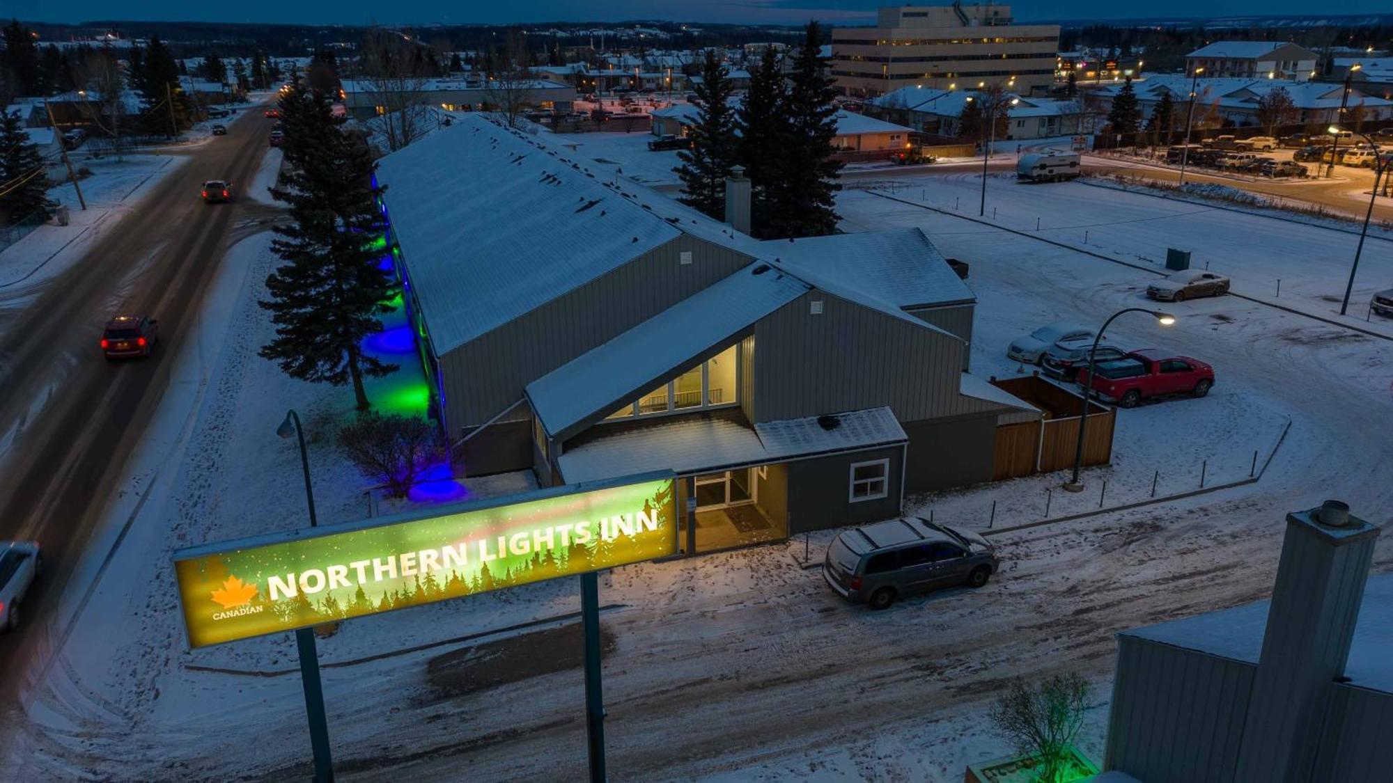 Northern Lights Inn Fort St. John エクステリア 写真