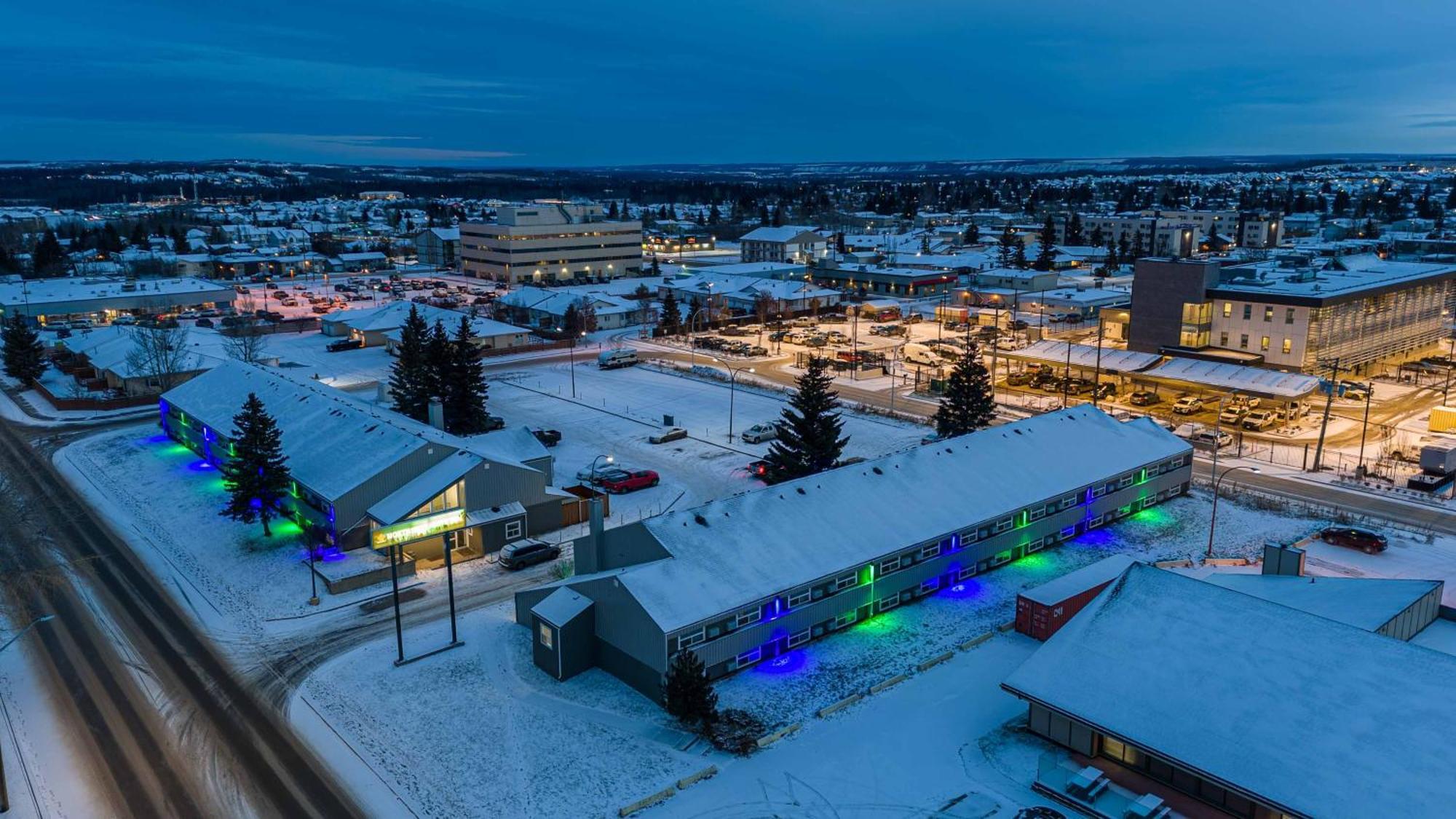 Northern Lights Inn Fort St. John エクステリア 写真