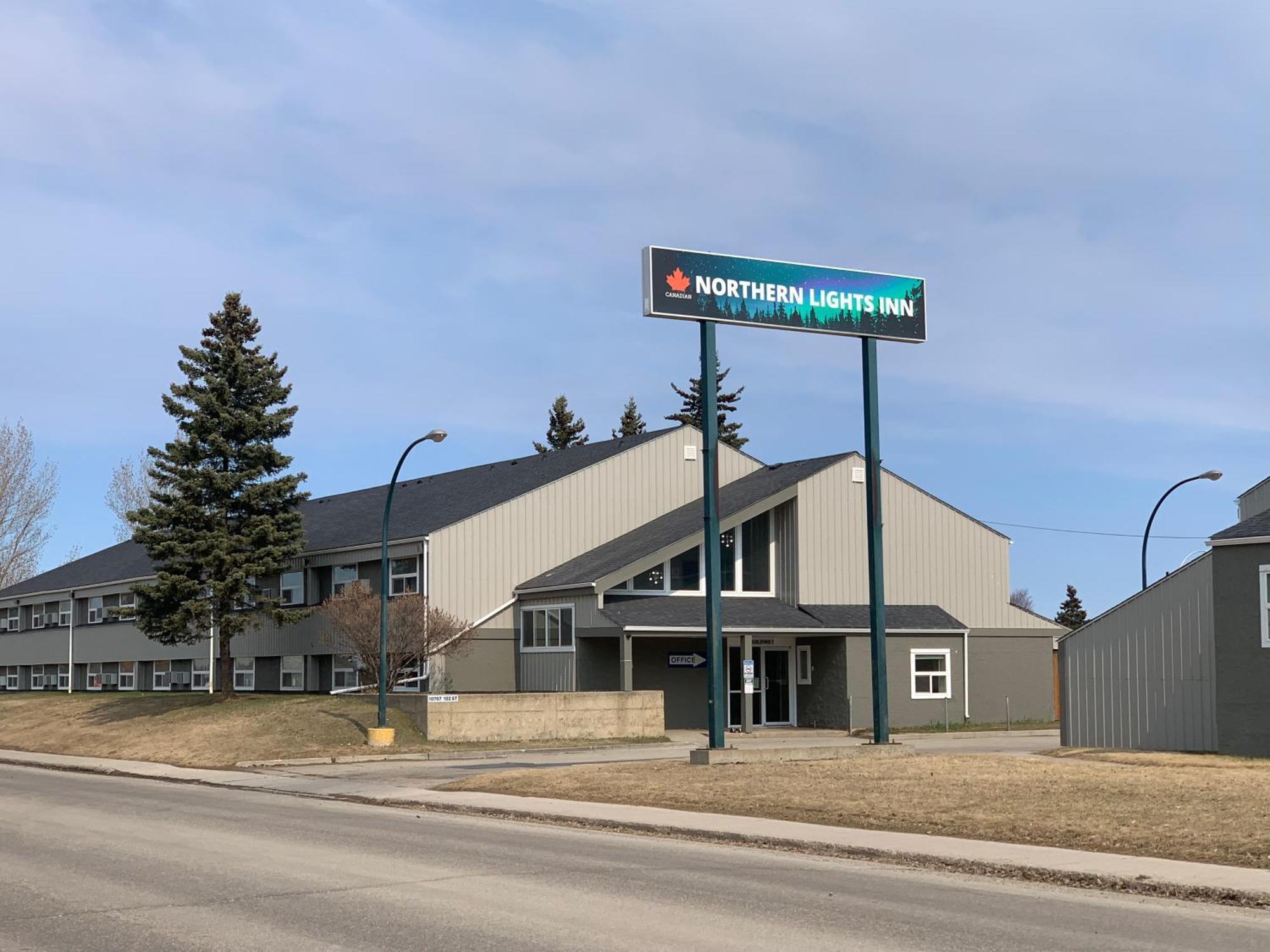 Northern Lights Inn Fort St. John エクステリア 写真